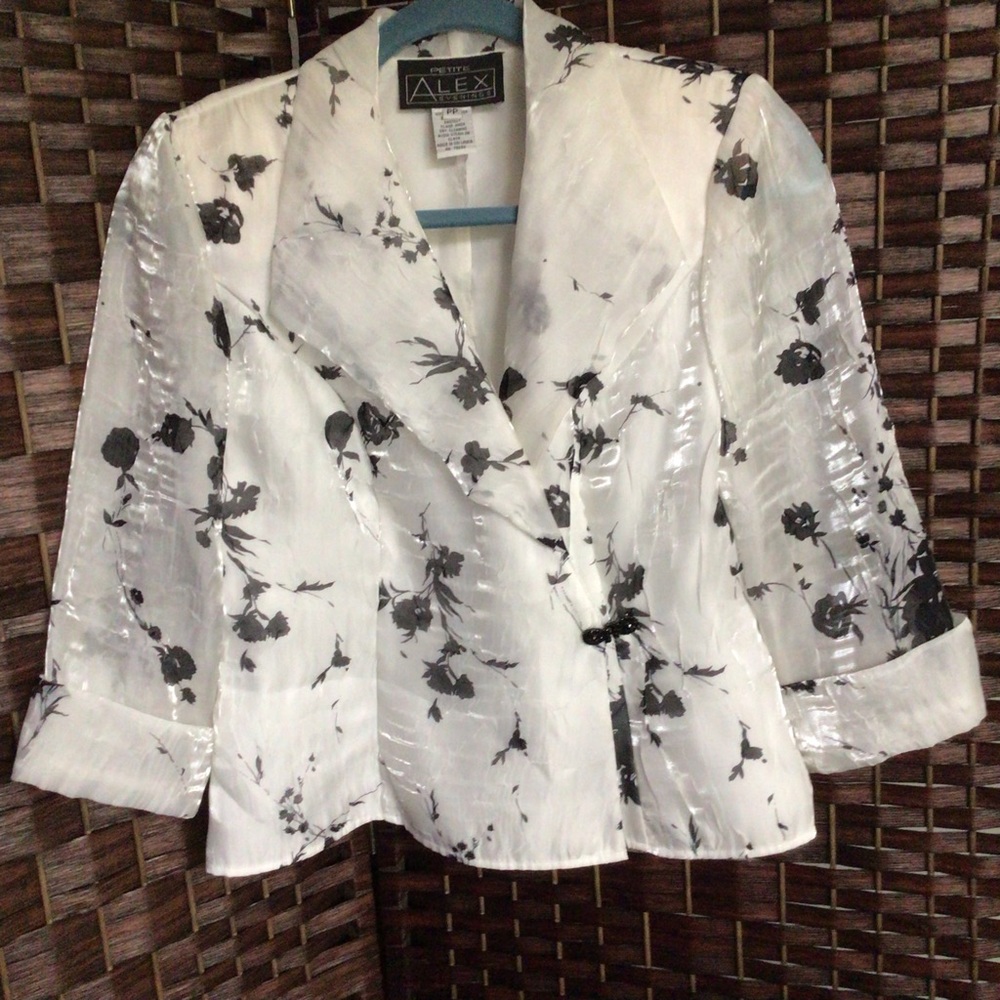 Alex Evening wear, black and white, flower pattern blouse. NWT